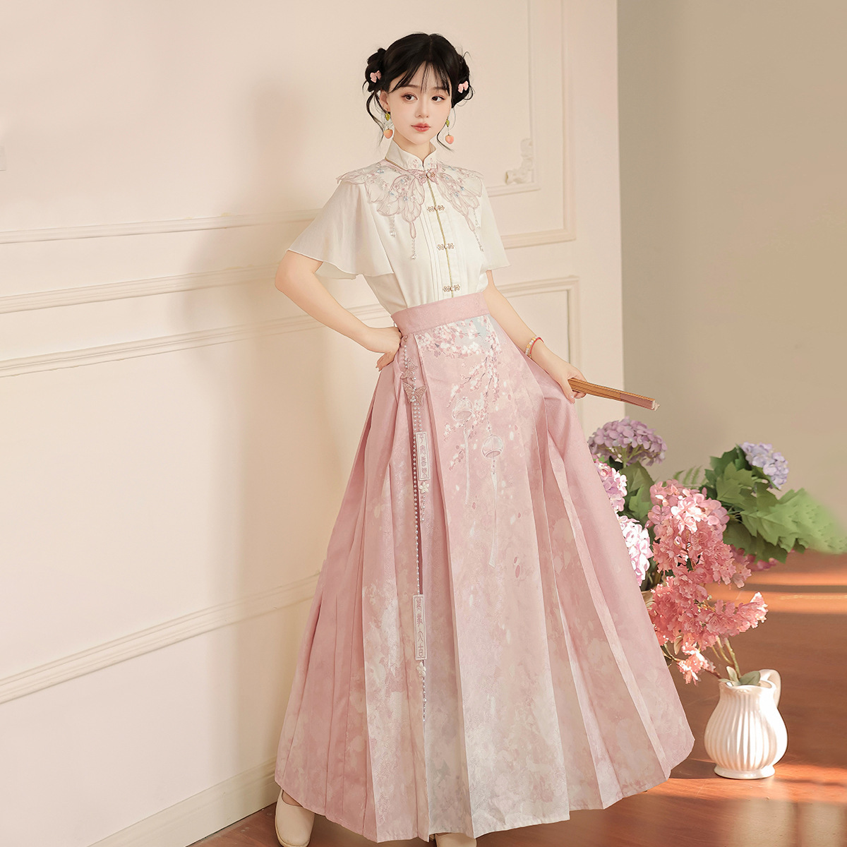 https://hot-spring-img.curema.jp/stage-closet/7300a8ea-ef87-4630-ad31-7803e059fb17.jpg