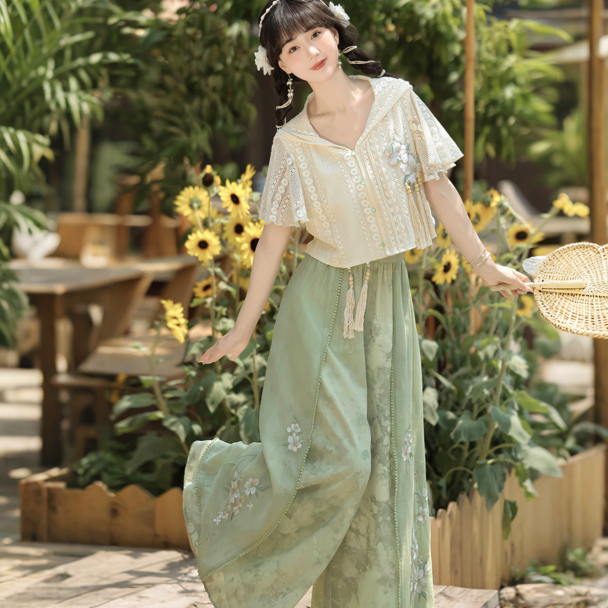 https://hot-spring-img.curema.jp/stage-closet/bdb6f463-162d-443a-9581-5fc072748d06.jpg