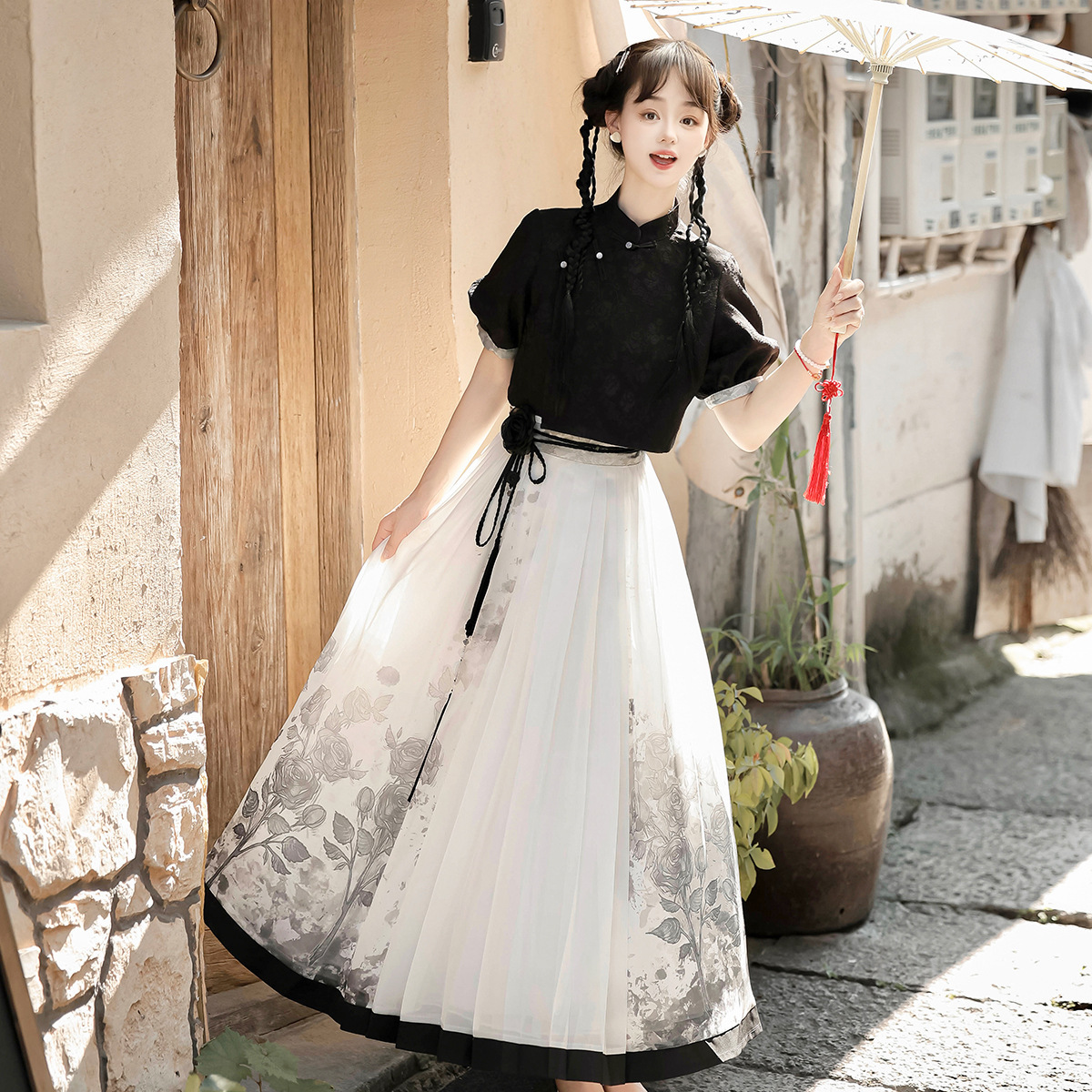 https://hot-spring-img.curema.jp/stage-closet/f6aac161-b8fa-4316-98fa-18bd75c49dac.jpg